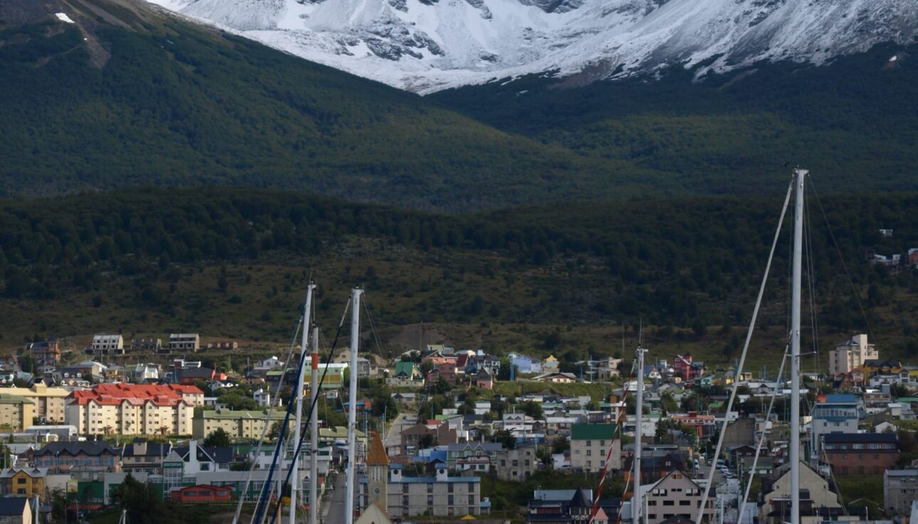 Ushuaia Patagonië zeilen zeilschip marina jachthaven Beagle-kanaal zeilreis expeditie