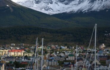 Ushuaia Patagonië zeilen zeilschip marina jachthaven Beagle-kanaal zeilreis expeditie