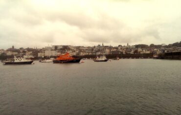 Guernsey Kanaaleilanden Loodsboot zeezeilen zeilen