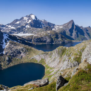 Senja-gletsjermeer-bergtoppen